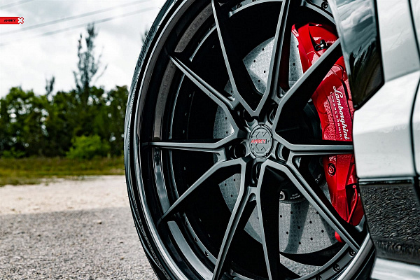 Фото дисков Anrky AN32 Черный сатин на Lamborghini Urus