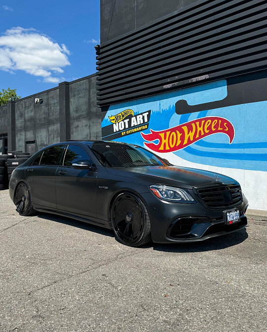 Фото дисков Amur Черный глянец на Mercedes-Benz S-Class (W222, C217)