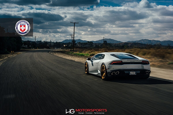 Фото дисков HRE 305M Глянцевая темная медь на Lamborghini Huracan