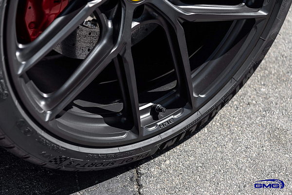 Фото дисков HRE P101SC Черный сатин на Ferrari 599