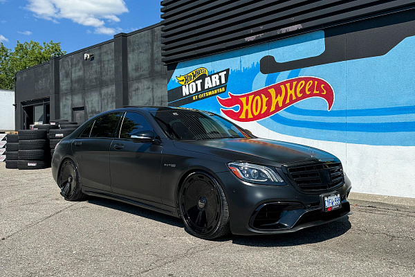 Фото дисков Giovanna Amur Черный глянец на Mercedes-Benz S-Class (W222, C217)