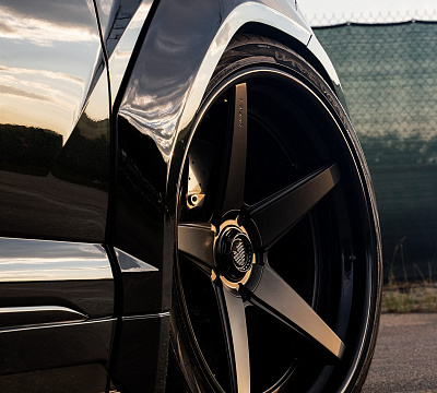 Фото дисков Anrky RS5.3 на Lamborghini Urus