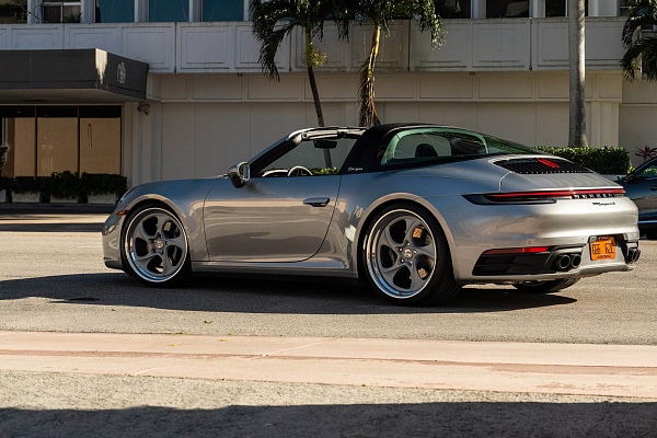 Фото дисков HRE 522 Серебро на Porsche 911 VIII