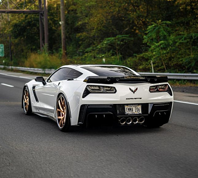 Фото дисков Savini SV67 на Chevrolet Corvette C7