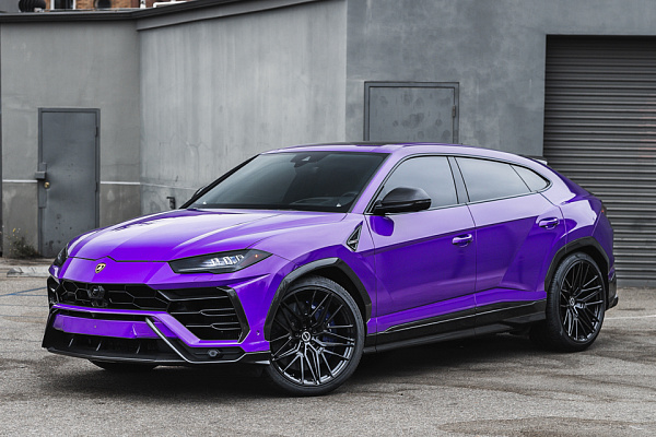 Фото дисков Brixton Forged VL4 Черный глянец на Lamborghini Urus