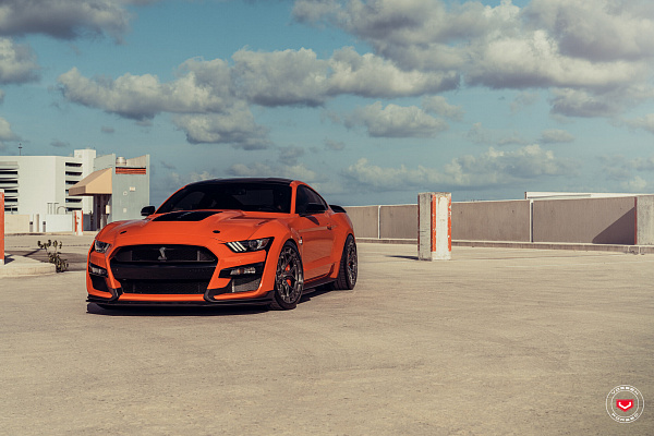 Фото дисков Vossen LC3-01 Глянцевый темный лак на Ford Mustang VI