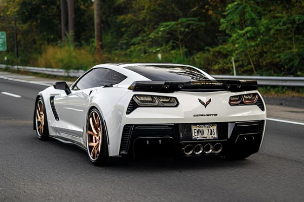 Фото дисков Savini SV67 Сатиновая бронза на Chevrolet Corvette C7