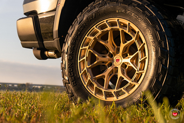 Фото дисков Vossen LC3-01T Глянцевая шампань на Ram 1500 V