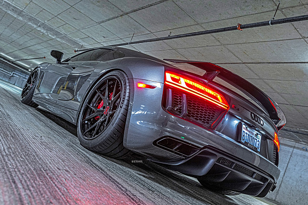 Фото дисков Strasse Wheels SM5R Deep Concave FS Черный глянец на Audi R8 (4S)