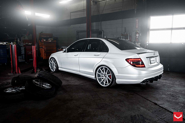 Фото дисков Vossen CVT Серебро на Mercedes-Benz C-Class (W204)
