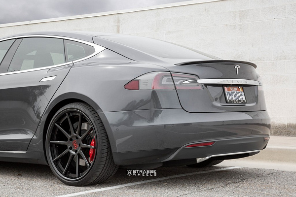 Фото дисков Strasse Wheels R10 Deep Concave Другой цвет на Tesla Model S