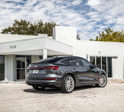 Фото дисков Vossen HF-4T на Audi E-tron