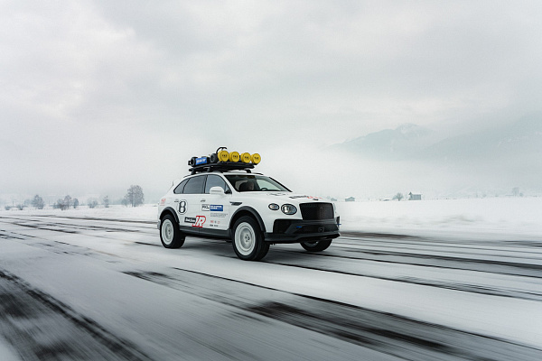 Фото дисков Brixton Forged BX03-M Белый сатин на Bentley Bentayga