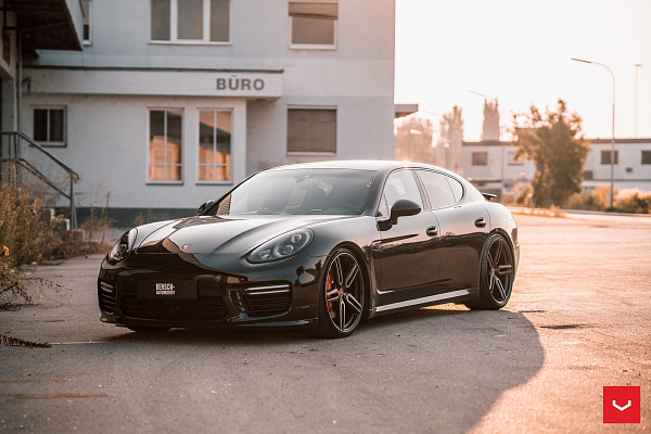 Фото дисков Vossen HF-1 Алмазная проточка на Porsche Panamera I
