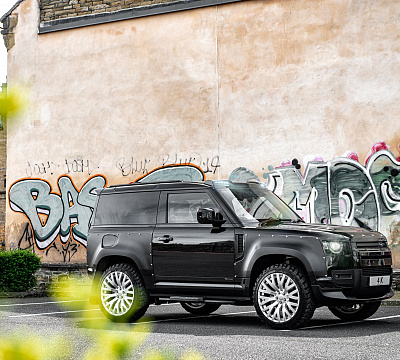 Фото дисков Kahn Kahn RS на Land Rover Defender II