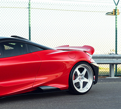 Фото дисков HRE 527 на McLaren 720S