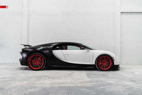 Фото дисков Anrky AN13 Красный сатин на Bugatti Chiron