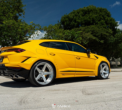 Фото дисков Anrky RS5.3 на Lamborghini Urus