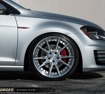 Фото дисков BC Forged HCA382 на Volkswagen Golf VII