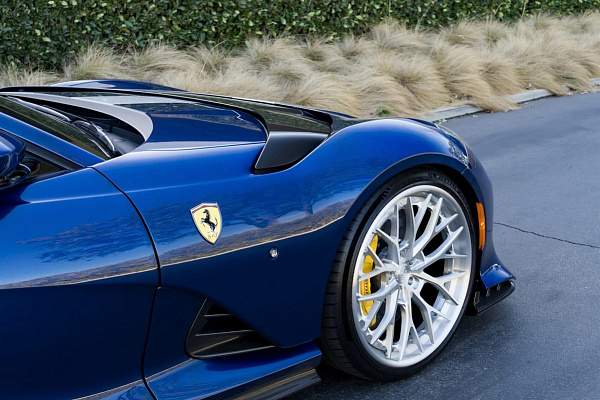 Фото дисков Anrky AN30 Глянцевый лак на Ferrari 812