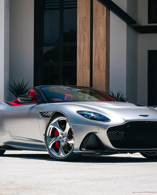 Фото дисков 522M Полированный лак на Aston Martin DBS 3