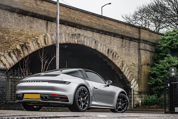 Фото дисков Kahn Type 11 Сатиновый графит на Porsche 911 VIII