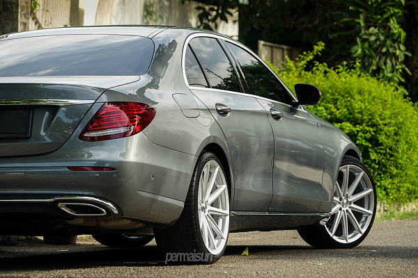 Фото дисков Vossen VFS-10 Серебро на Mercedes-Benz E-Class (W213, S213, C238)
