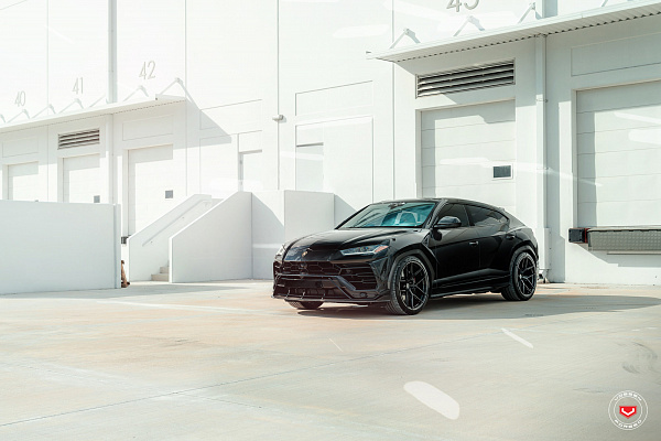 Фото дисков Vossen S21-01 Черный глянец на Lamborghini Urus