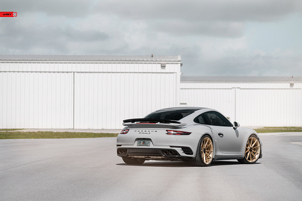 Фото дисков Anrky AN18 Глянцевая шампань на Porsche 911 VII