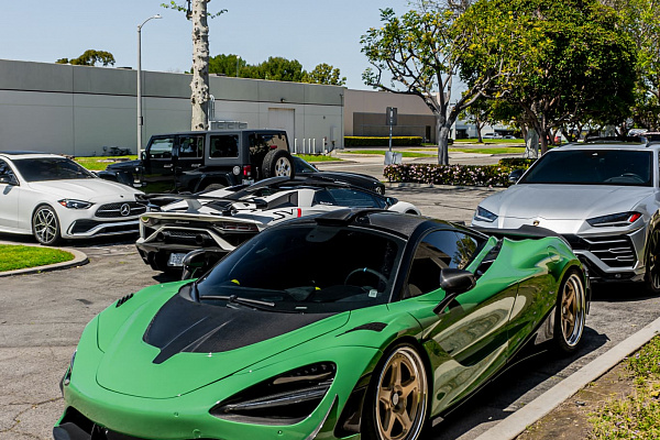Фото дисков Brixton Forged TR05 Глянцевая шампань на McLaren 720S