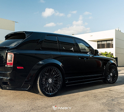 Фото дисков Anrky RF-230 на Rolls-Royce Cullinan