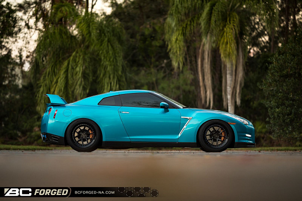 Фото дисков BC Forged LE52 // MLE52 Глянцевый темный лак на Nissan GT-R