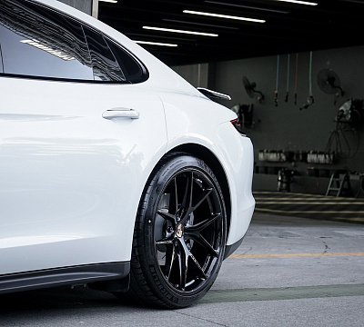 Фото дисков HRE P101 на Porsche Panamera II