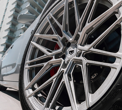 Фото дисков Vossen EVO-5R на Dodge Charger VII