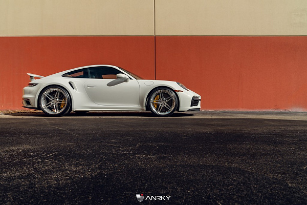 Porsche 992TT