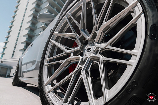 Фото дисков Vossen EVO-5R Глянцевый лак на Dodge Charger VII