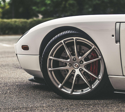 Фото дисков HRE P104 на Ford GT I
