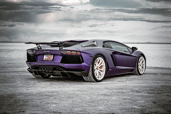 Фото дисков Brixton Forged PF10 Белый глянец на Lamborghini Aventador