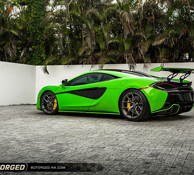 Фото дисков BC Forged RZ21 на McLaren 570S