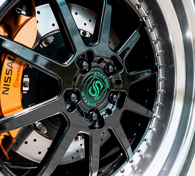 Фото дисков Strasse Wheels R10 Competition на Nissan GT-R