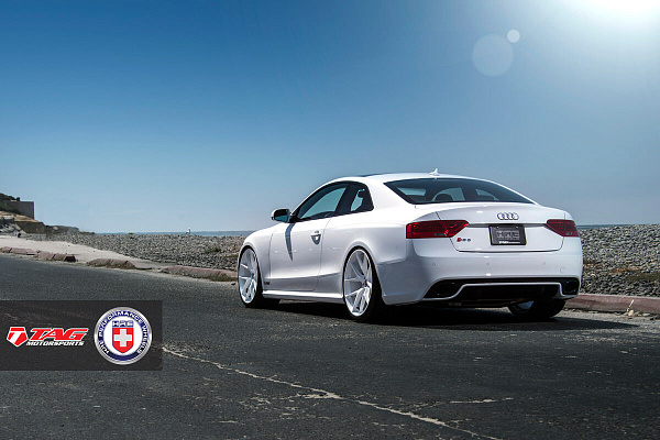 Фото дисков HRE P101 Белый глянец на Audi A/S/RS 5 (8T)