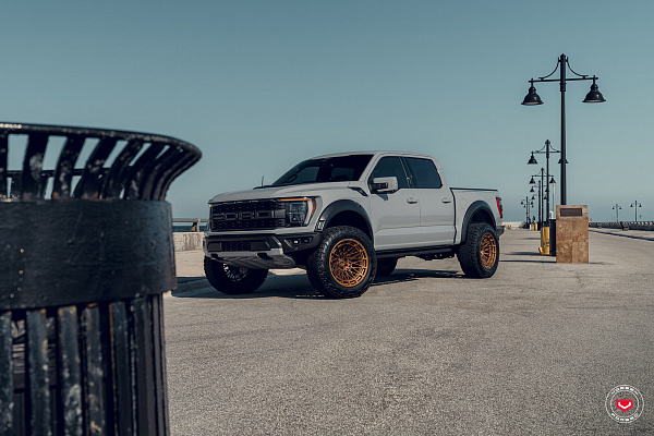 Фото дисков Vossen LCX-03 Сатиновая медь на GMC Sierra IV