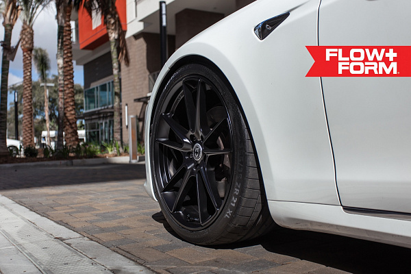 Фото дисков HRE FF04 Черный сатин на Tesla Model S
