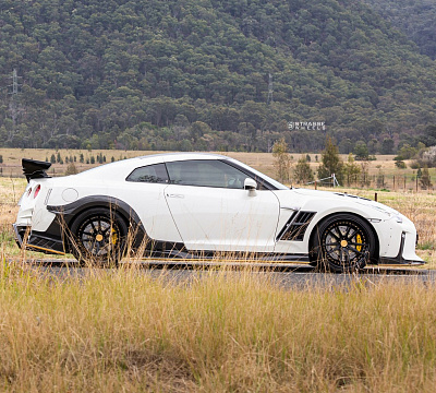 Фото дисков Strasse Wheels SV1 Deep Concave FS на Nissan GT-R
