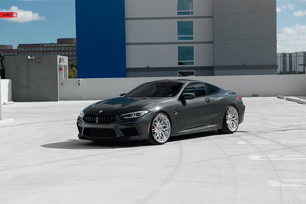 Фото дисков Anrky S3-X1 Глянцевый лак на BMW 8/M8