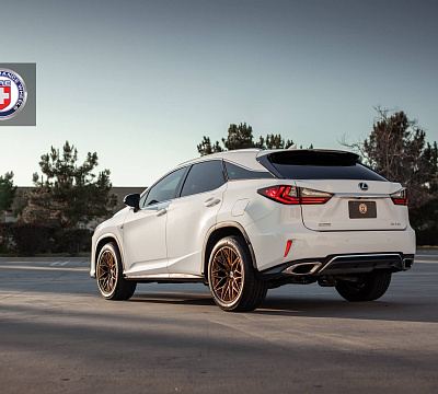 Фото дисков HRE P200 на Lexus RX IV