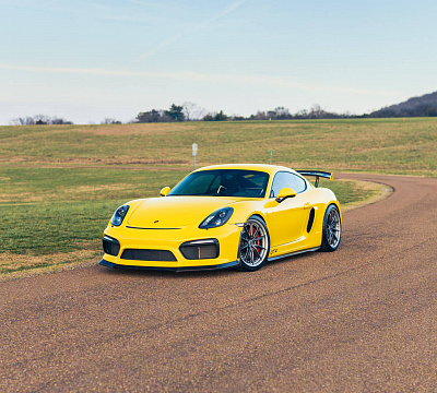 Фото дисков HRE S104SC на Porsche Cayman II