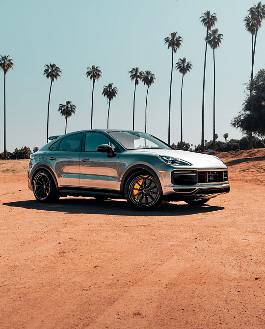 Фото дисков R11-RS Сатиновый темный лак на Porsche Cayenne III