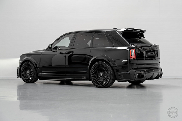 Фото дисков Vossen UV-5 Черный сатин на Rolls-Royce Cullinan