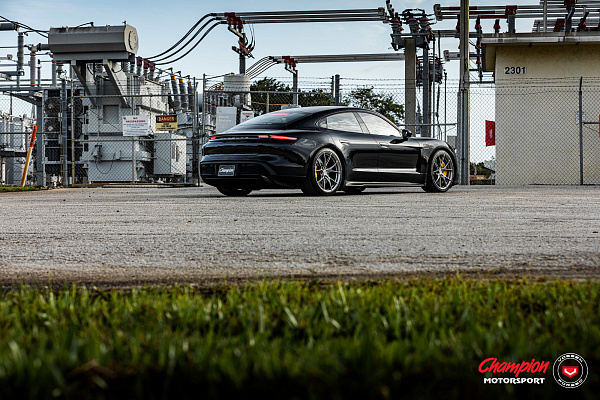 Фото дисков Vossen RS74 Глянцевый тонированный лак на Porsche Taycan I